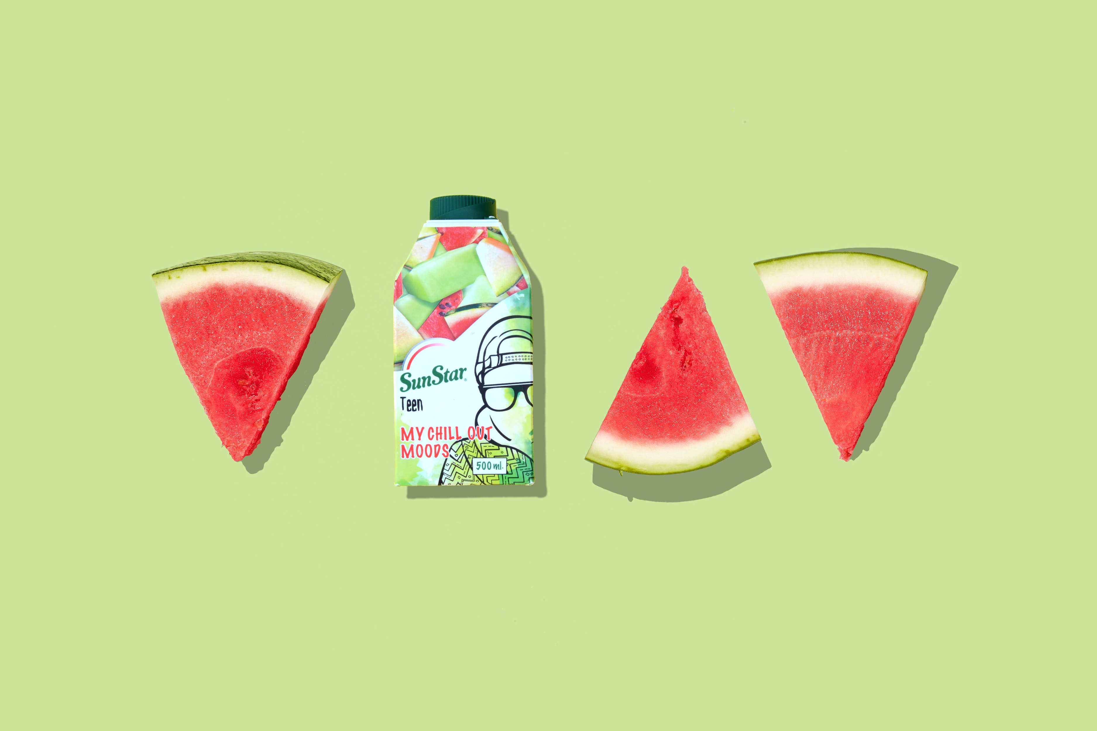 demonstrating a watermelon juice